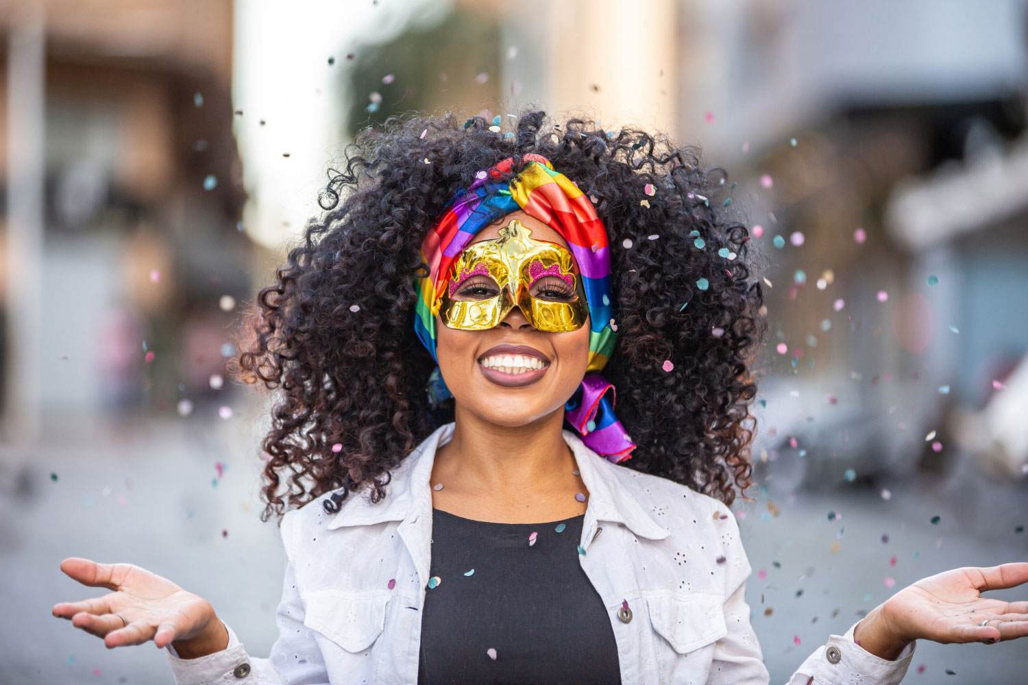 mulher aproveitando os festejos de Carnaval que acontece todos os anos em Pomerode